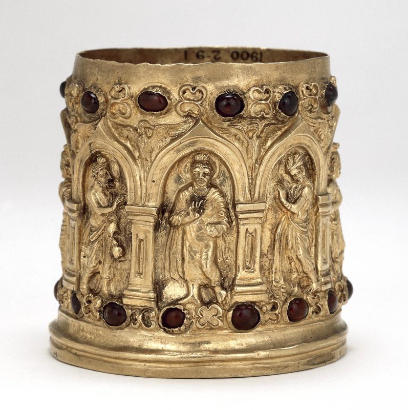 Detail view of the container's lid with the inscriptions.
