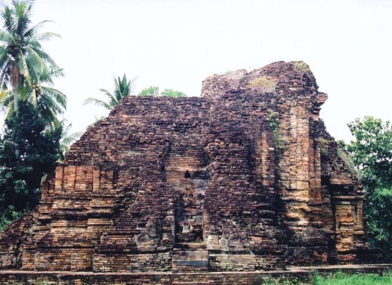 Ruins of the Wat Kaew in Chaiya, dating from Srivijayan times.