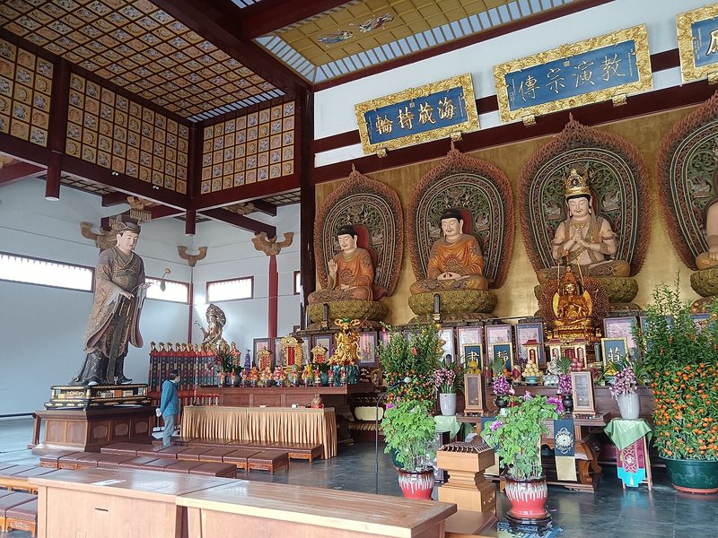Buddha statues at the Mahavira Hall of Baoning Temple, Hunan, China.