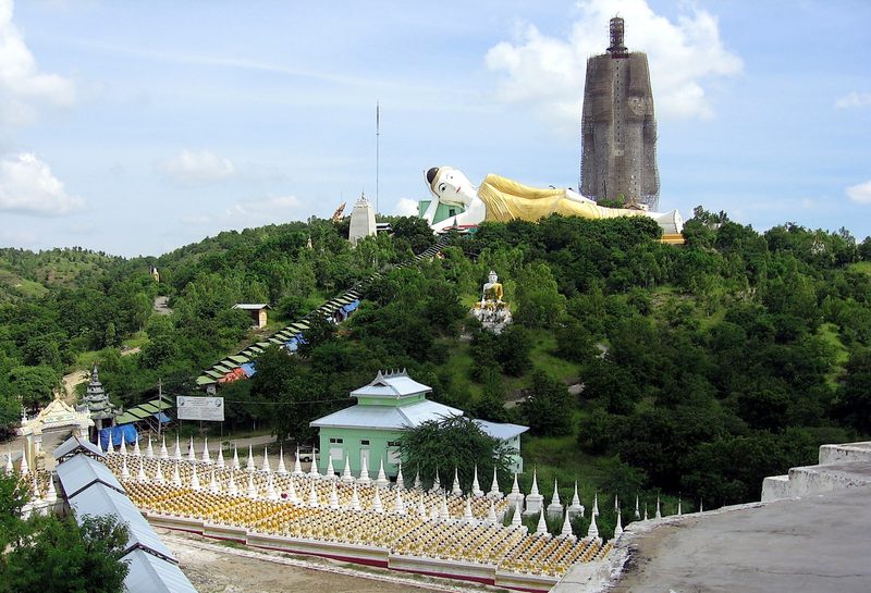 Reclining Buddha statue (90 m long) at the Maha Bodhi Tahtaung complex, Myanmar.
