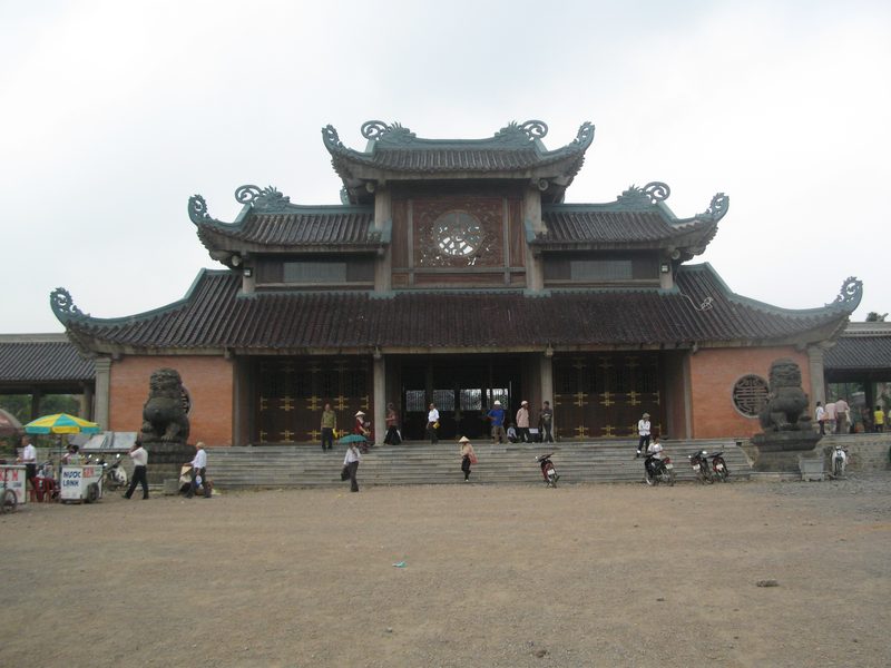 The Tam Quan of the Bai Dinh Temple Complex, Vietnam.
