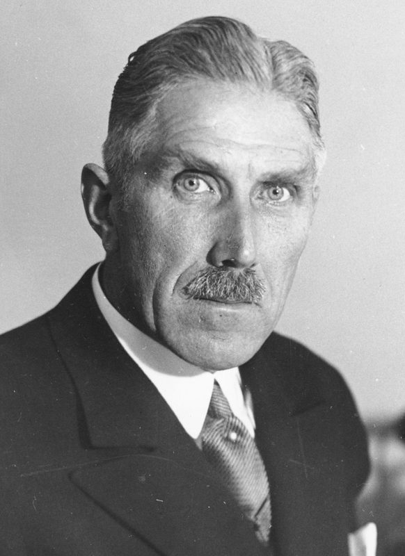 Franz von Papen (1933).
