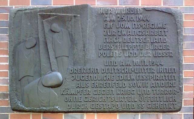 Memorial for the Cologne victims on Schönsteinstraße.