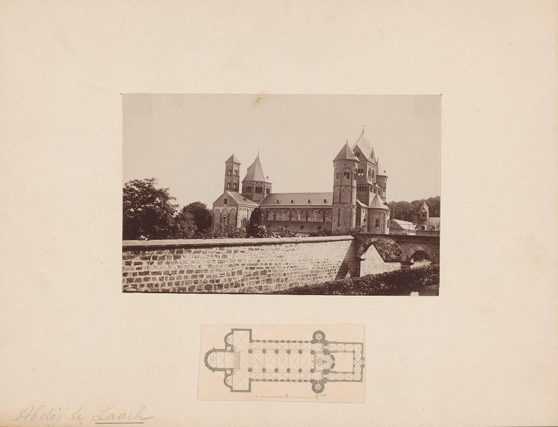 Photo of the abbey and a map showing the ciborium (still) in the west choir.