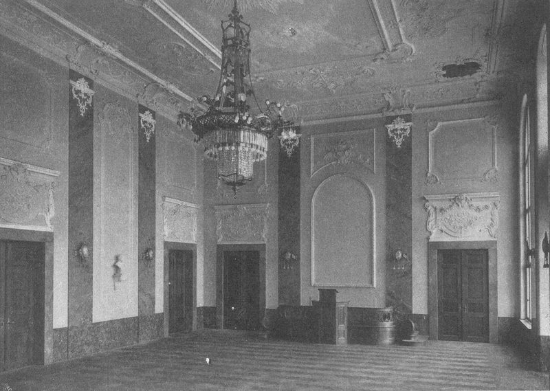 The Senckenberg Museum interior around 1908.