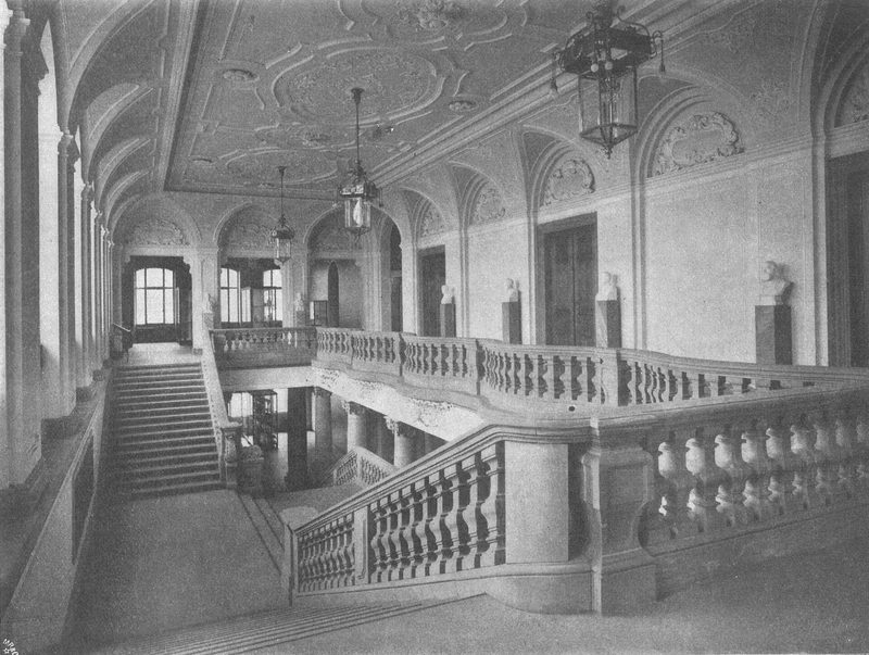 The Senckenberg Museum staircase around 1908.