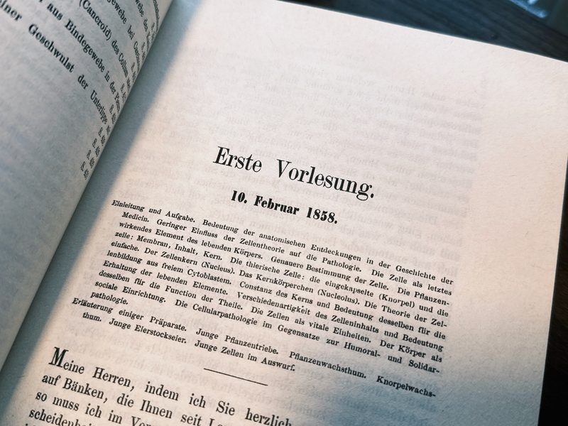 Cover of the first lecture of Virchow's Cellularpathologie.