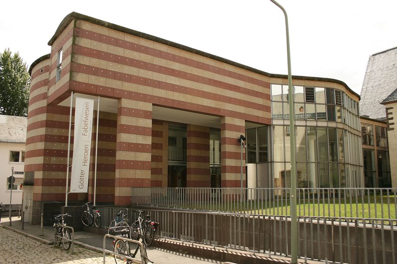 Archaeological Museum Frankfurt: New Building and Entrance Area.