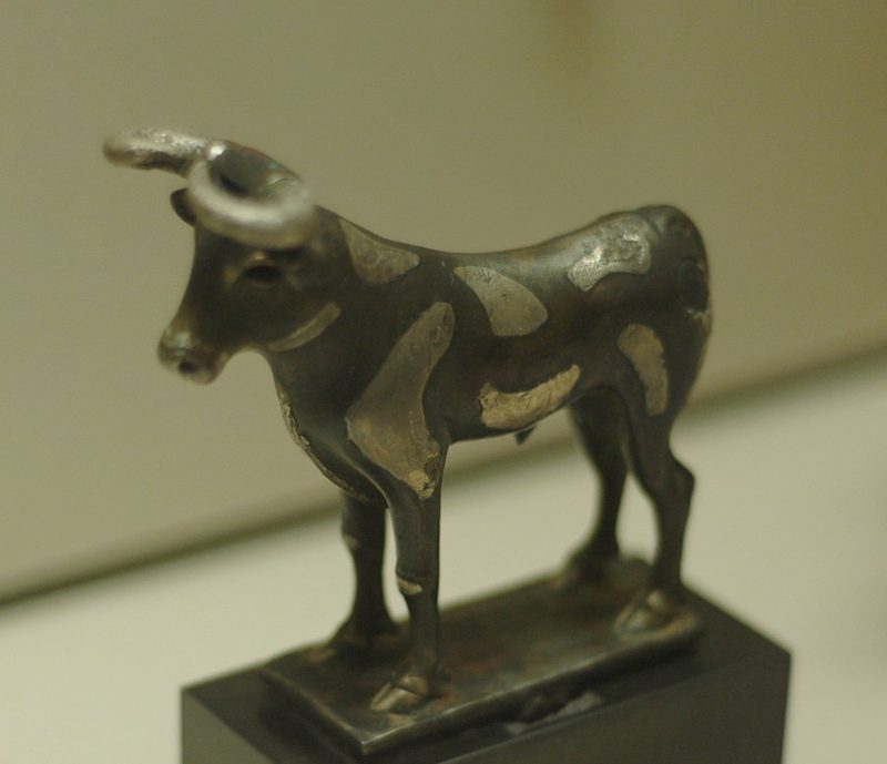 Bronze statuette of a bull inlaid with silver, Early Dynastic Period III of Mesopotamia, 2900-2350 BCE, Louvre.