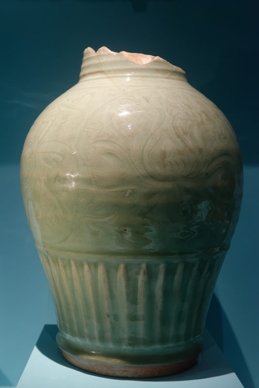 Yuan dynasty era celadon vase from Mogadishu, 13th - 14th century.