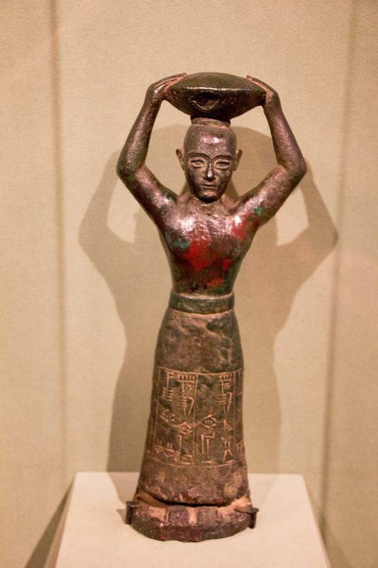 Foundation statue of Ur-Nammu.
