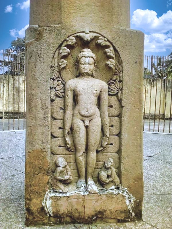 Jain tirthankara relief Parshvanatha on Kahaum pillar erected by person named Madra during the reign of Skandagupta.