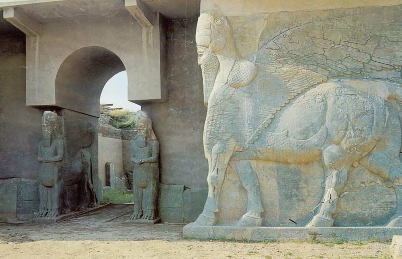 Ruins of one of the entrances of the Northwest Palace at Nimrud (Assyrian capital 879–706 BCE), destroyed by the Islamic State in 2015.