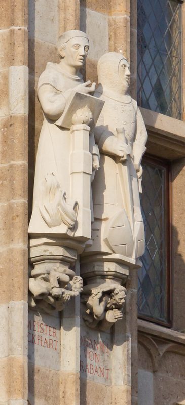 Meister Eckhart (left) and Johann I (right) at the town hall tower in Cologne