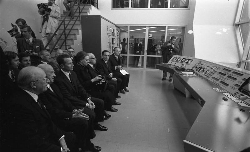 State visit by the Belgian royal couple on April 28, 1971, to the Effelsberg radio telescope.