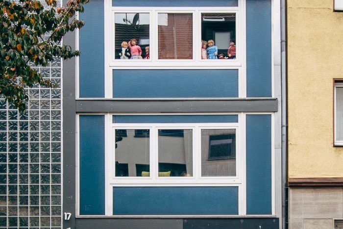 The dolls are in the doll’s house! (Apr, 2016)